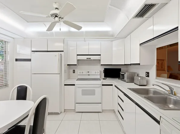 2302 Lucaya Lane #E1, Coconut Creek, FL 33066