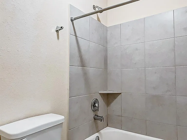 21219 Fox Hillside Way — Photo 35