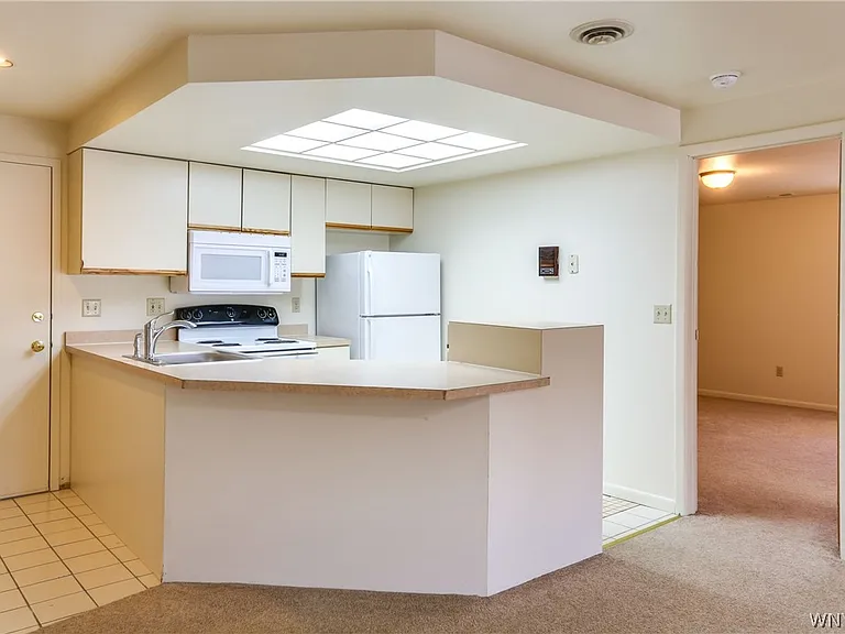 1250 Youngs Rd #H — Photo 2