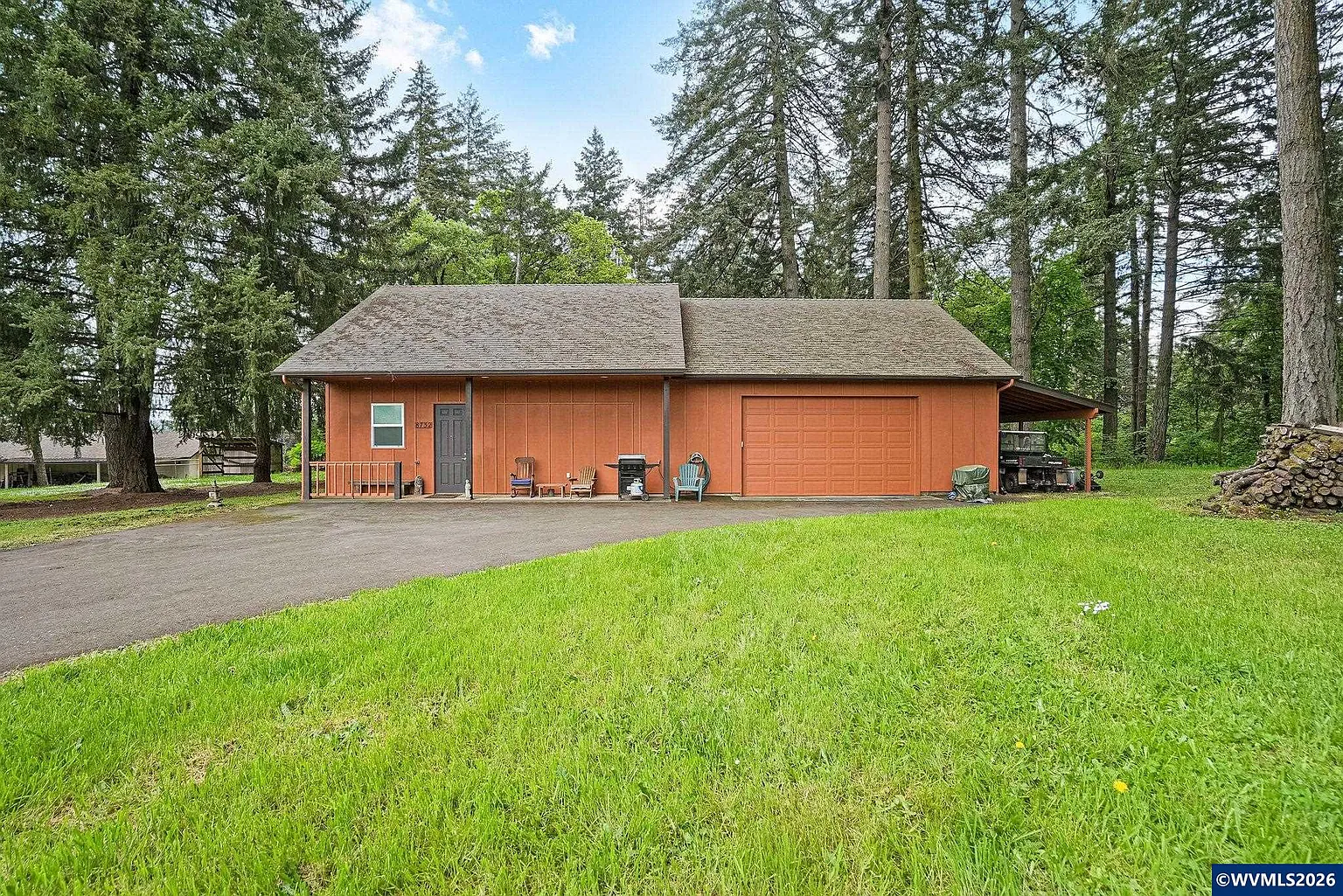 8732 Wildlife Ln SE photo 1