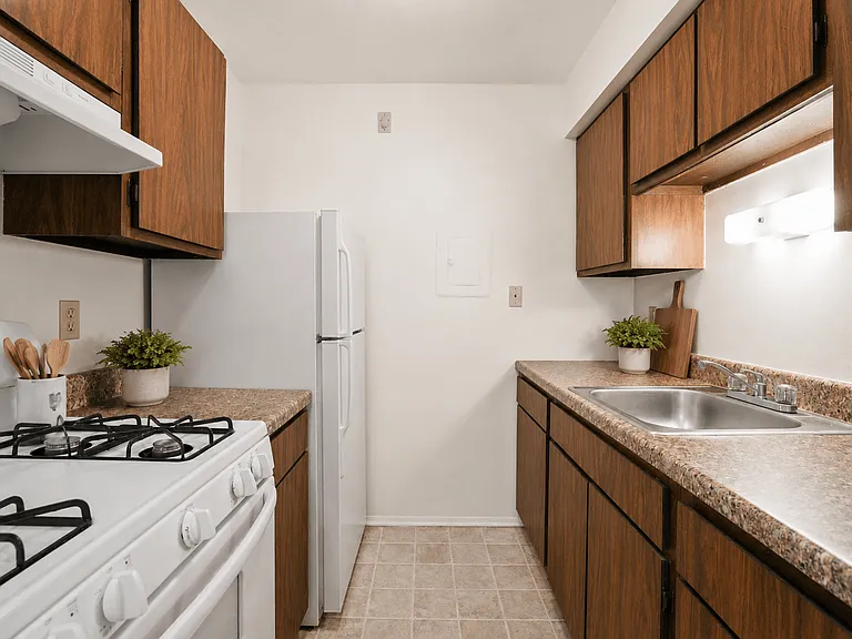 Rivers Edge Apartments — Photo 2