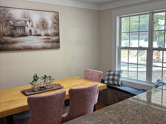 5th image of 601 Maner Rd
