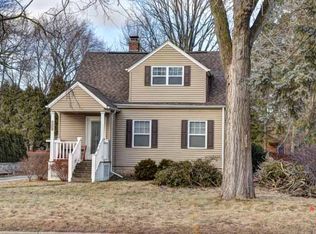 1600 W Good Hope Rd, Glendale, WI 53209