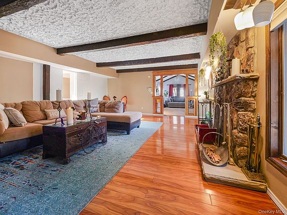 3rd image of 4 Lambros Drive