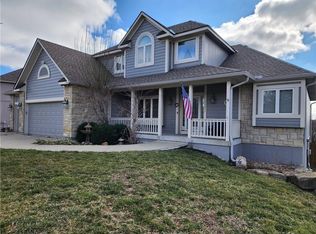 15651 Pine Ridge Rd, Basehor, KS 66007