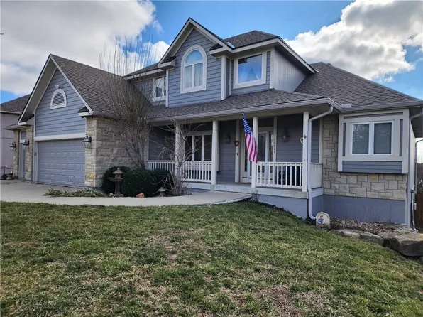 15651 Pine Ridge Rd, Basehor, KS 66007