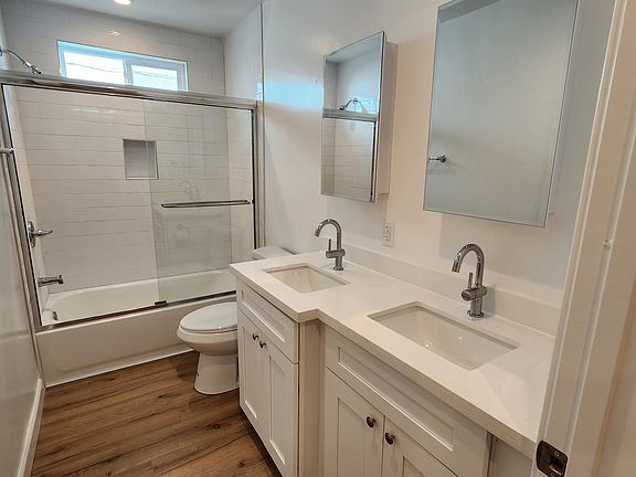 4th image of 1548 W 105th St #1/2