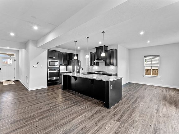 5th image of 2431 Demare Dr