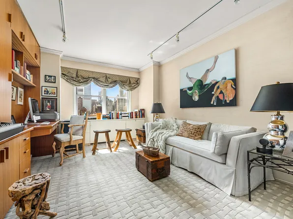 150 East 69th Street image 8 of 14