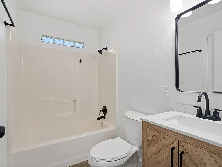 620 E Lester St #2 — Photo 14