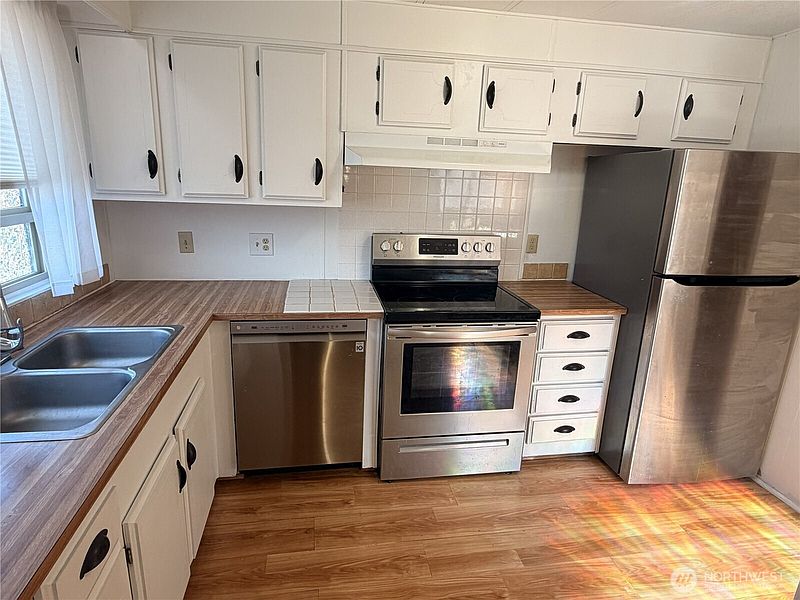 2nd image of 1200 Lincoln Street #103