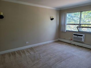 9001 Golf Rd UNIT 4B, Des Plaines, IL 60016