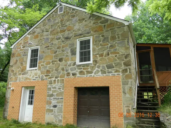 2980 Old Stonehouse Ln, Marshall, VA 20115