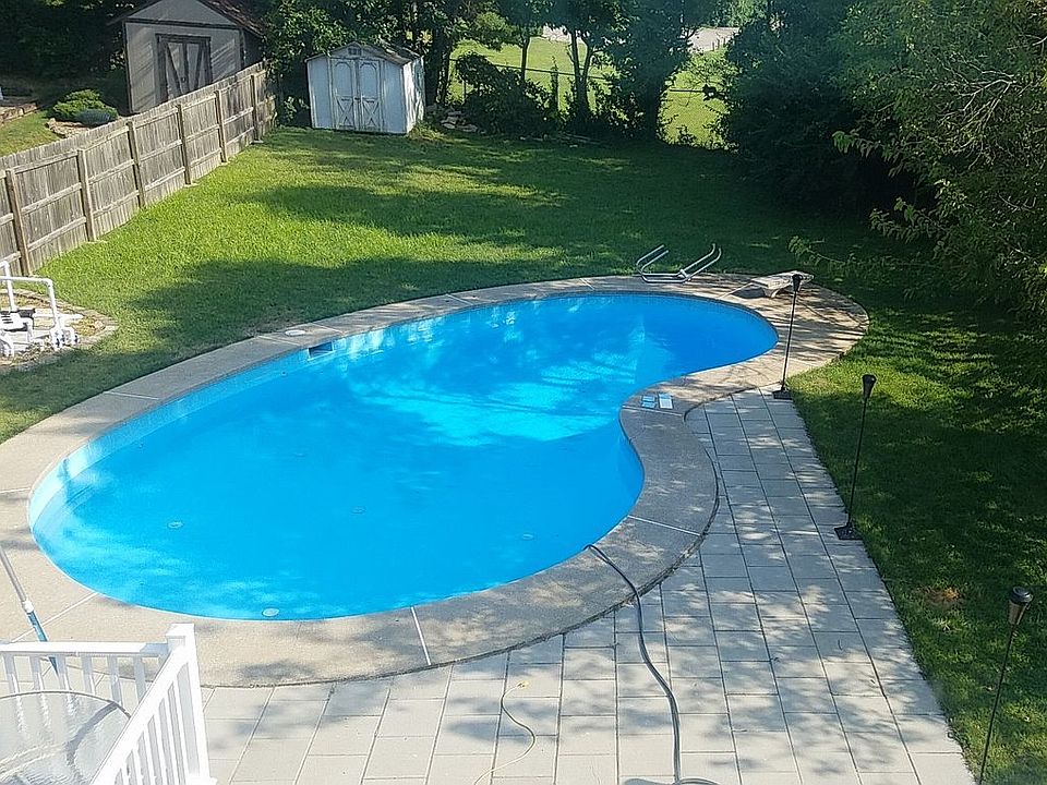 2nd image of 1001 Hempstead Dr