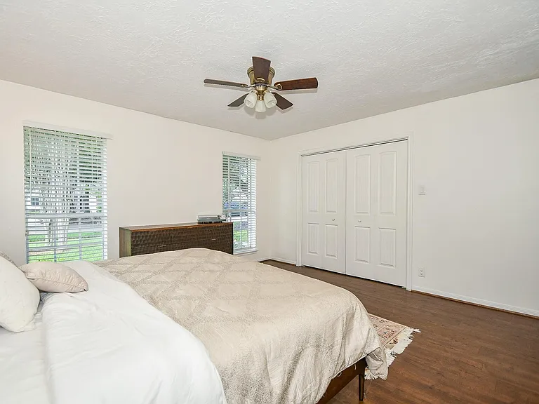 12806 Westhorpe Dr — Photo 32
