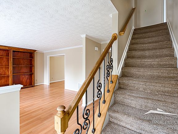 4th image of 215 Douglas Fir Ct