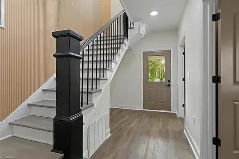 814 Douglas St — Photo 16