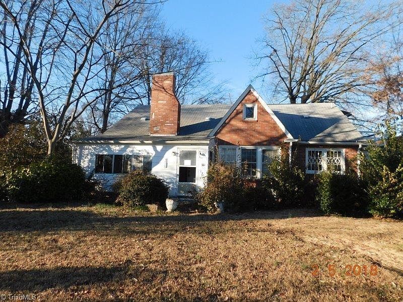 1st image of 3011 E Bessemer Ave