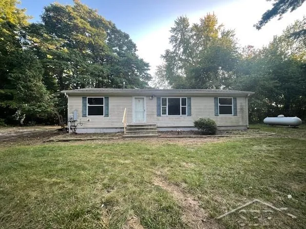 9875 Schomaker Rd, Saginaw, MI 48609