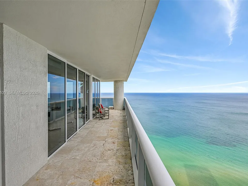 1800 S Ocean Dr #4304