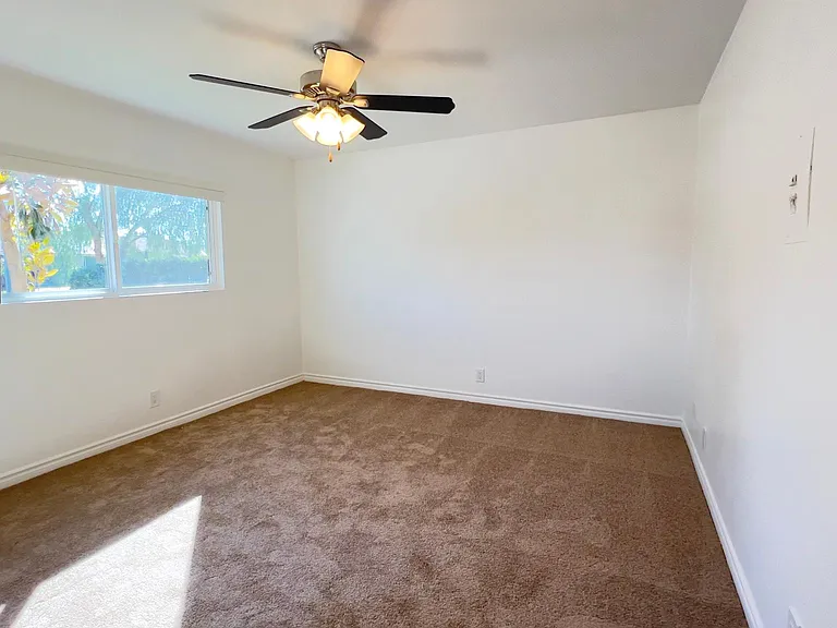 Downey North Apartments — Photo 29