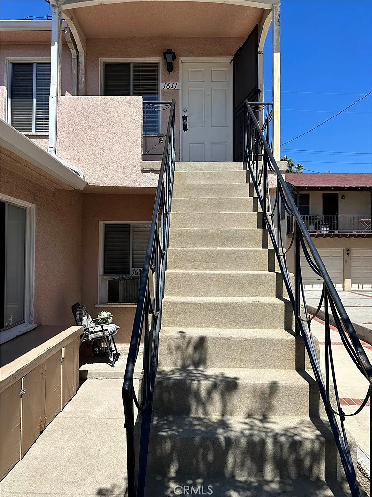 2 bed, 800 sqft, $2,800 — Photo 1