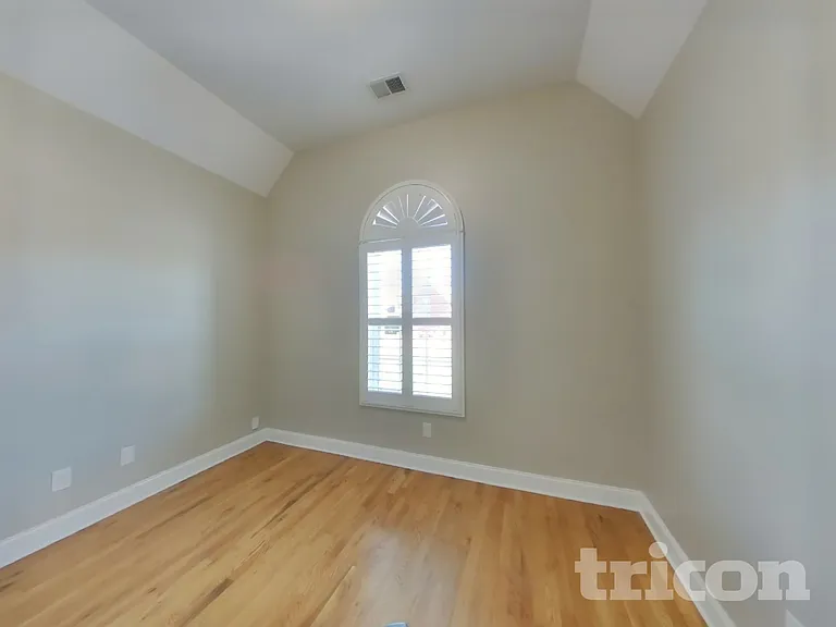 8820 Cole St — Photo 9