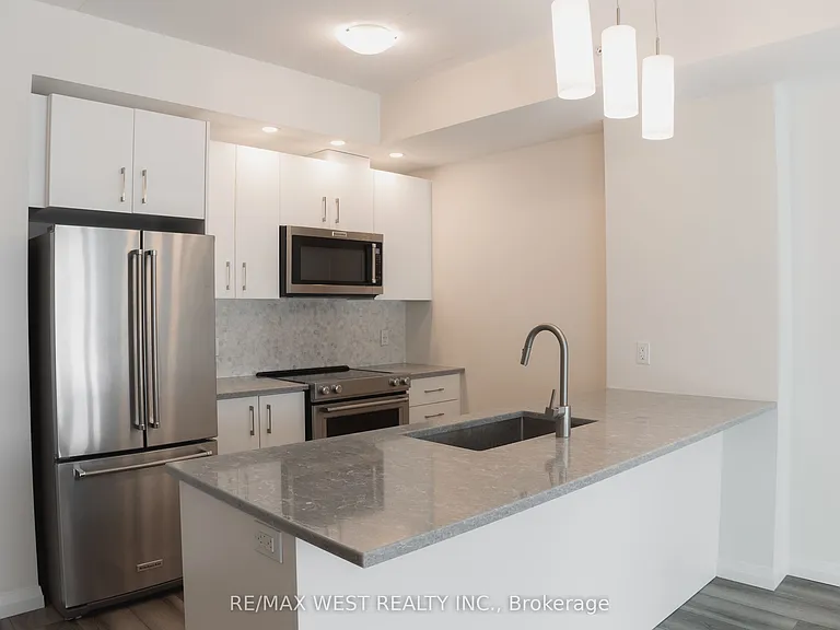 108 Garment St — Photo 15