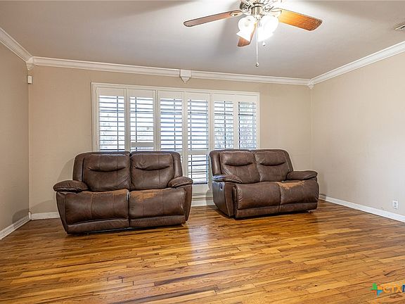 5th image of 743 Royal Rd