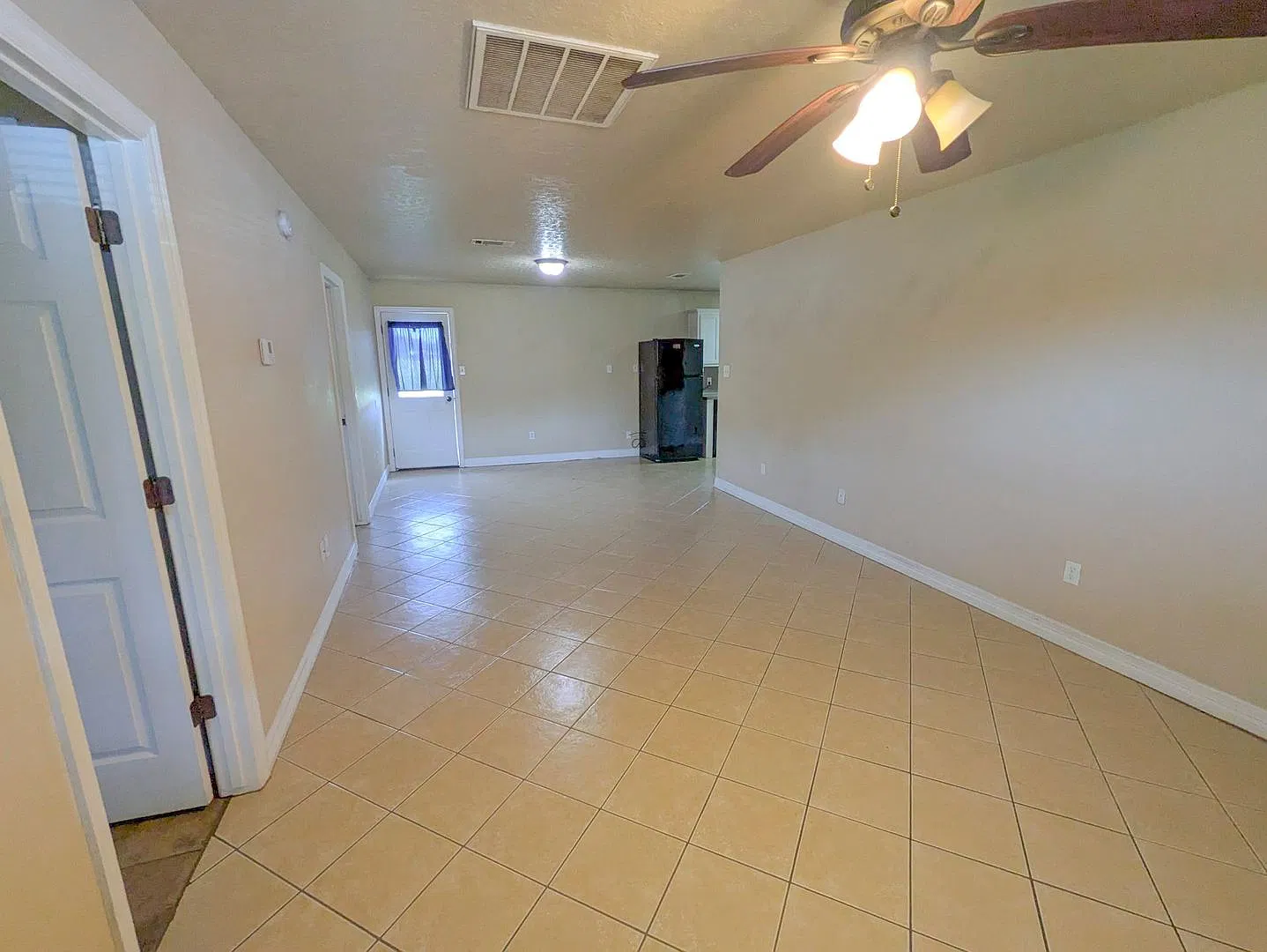 Douglas Oaks — Photo 3