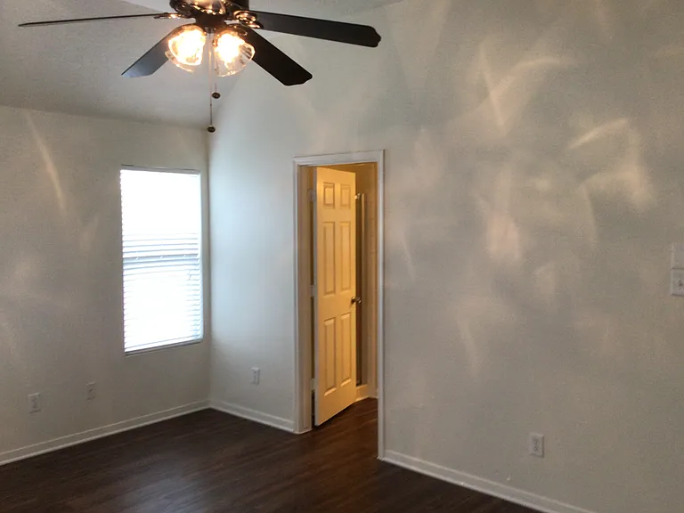 24319 Ayscough Ln — Photo 13
