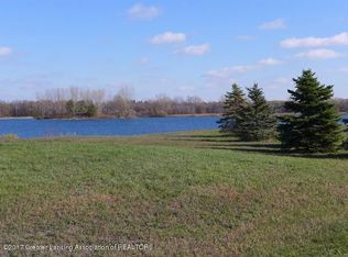 4055 Breezeway Cir, Saint Johns, MI 48879