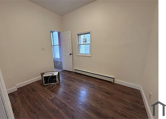 2nd image of 2332 Aqueduct Ave Floor 2