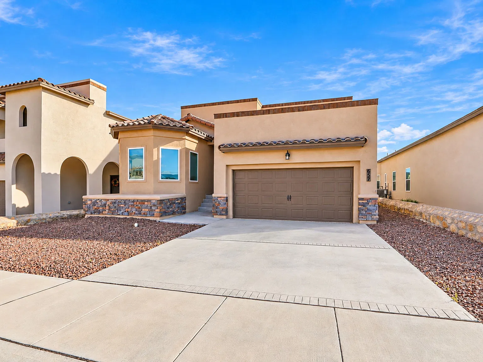 657 La Entrada Cir - 1 — Photo 2