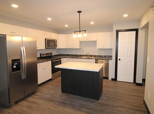 320 Cedar Cross Rd #5, Dubuque, IA 52003