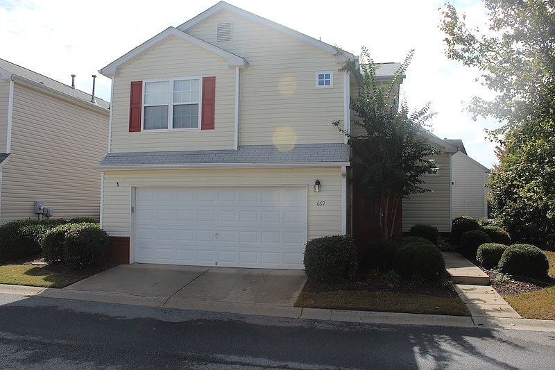 1st image of 669 W Oaks Dr