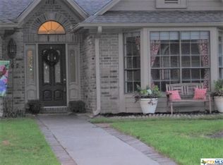 102 Woodhall Dr, Victoria, TX 77904