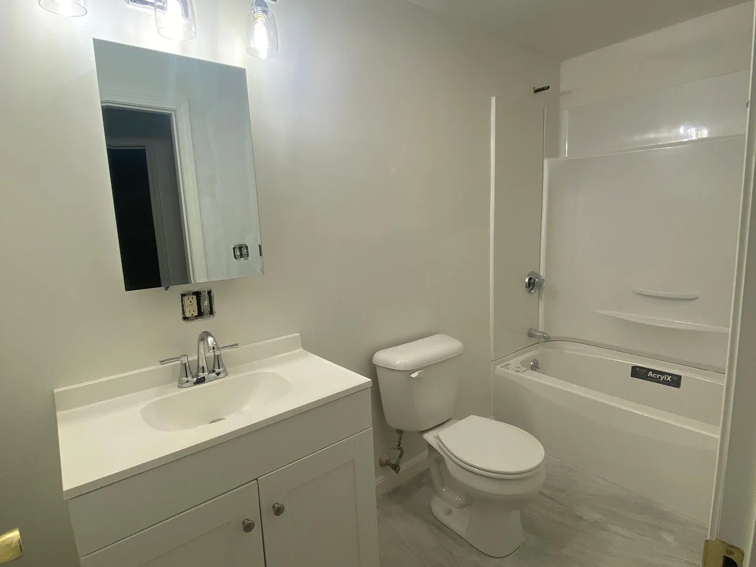 72 Ruth St — Photo 2