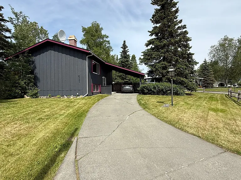 6721 Foothill Dr — Photo 2