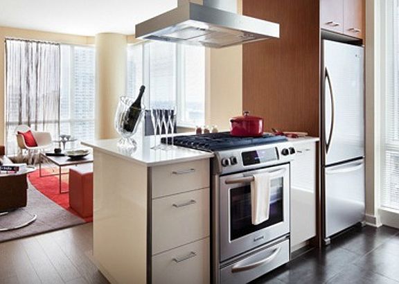 2nd image of 450 W 42nd St APT 11P