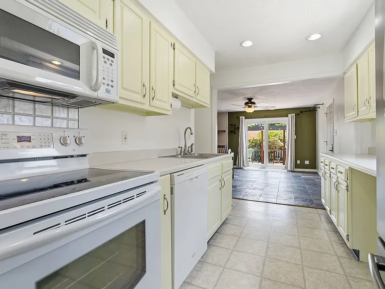 14 Ryan Dr — Photo 12