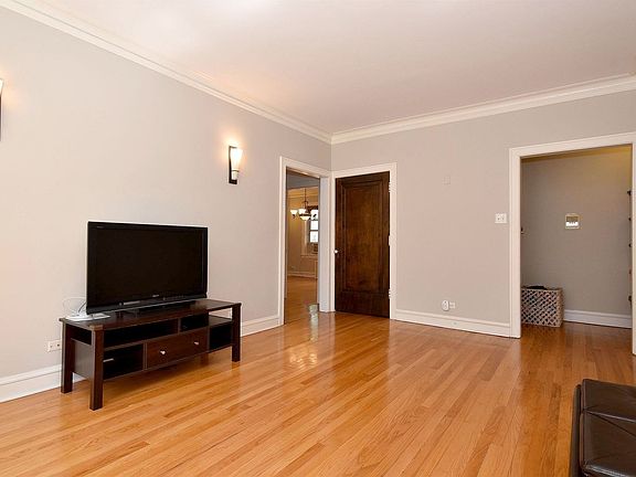 5th image of 824 Washington Blvd APT 2