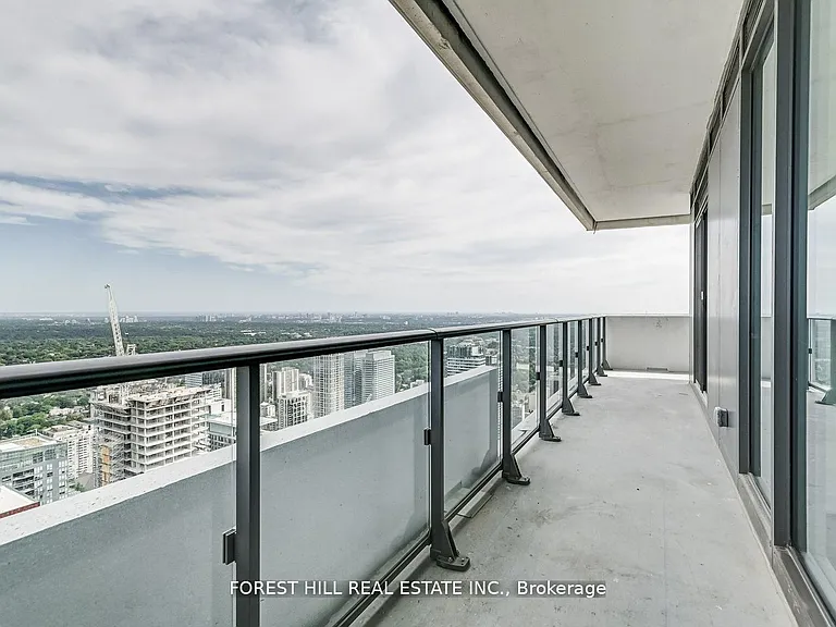 2221 Yonge St #5602 — Photo 17