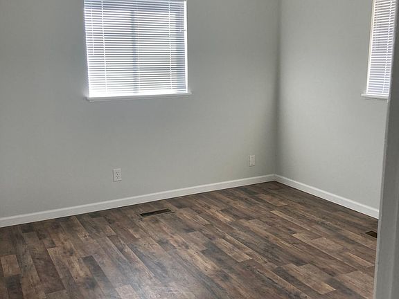5th image of 3109 N Sunset Ave