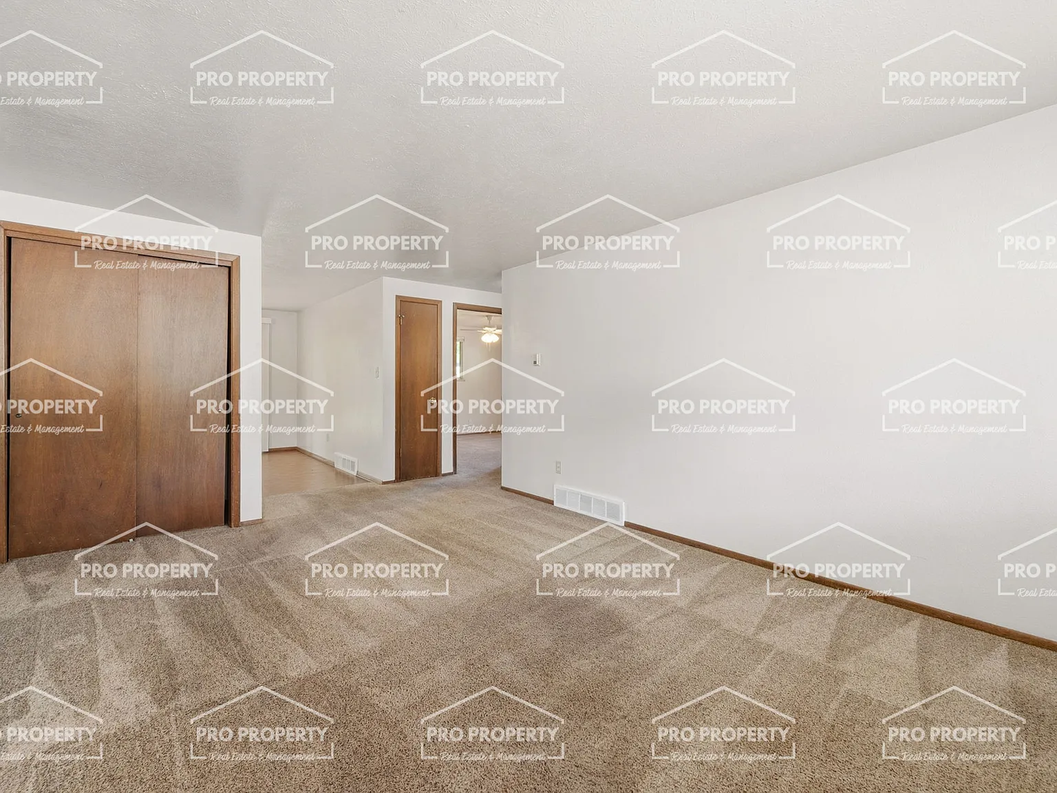 2 bed, 972 sqft, $1,899 — Photo 4