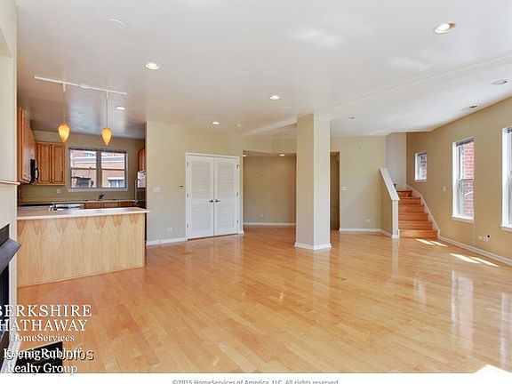 4th image of 724 W Evergreen Ave #724
