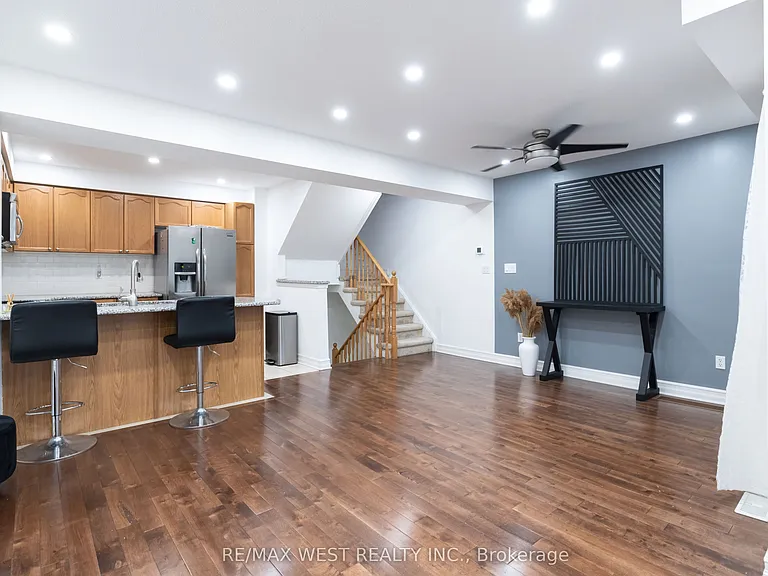 17 Thornharrold St — Photo 6