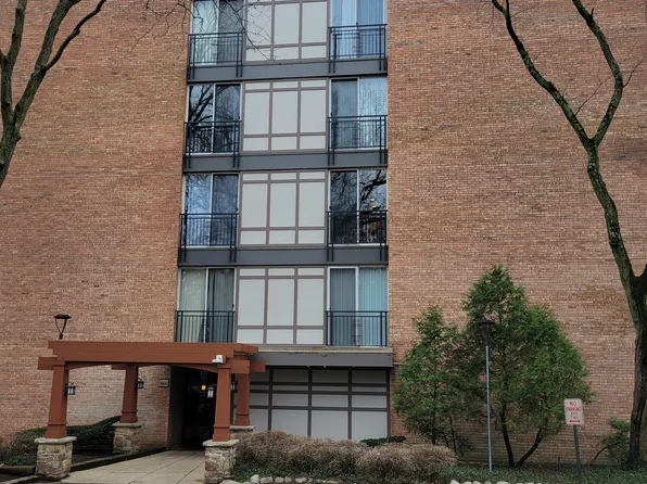 5800 Oakwood Dr Unit 2L, Lisle, IL 60532