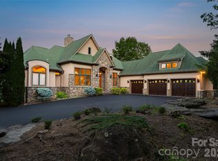 326 Summit Dr, Whittier, NC 28789