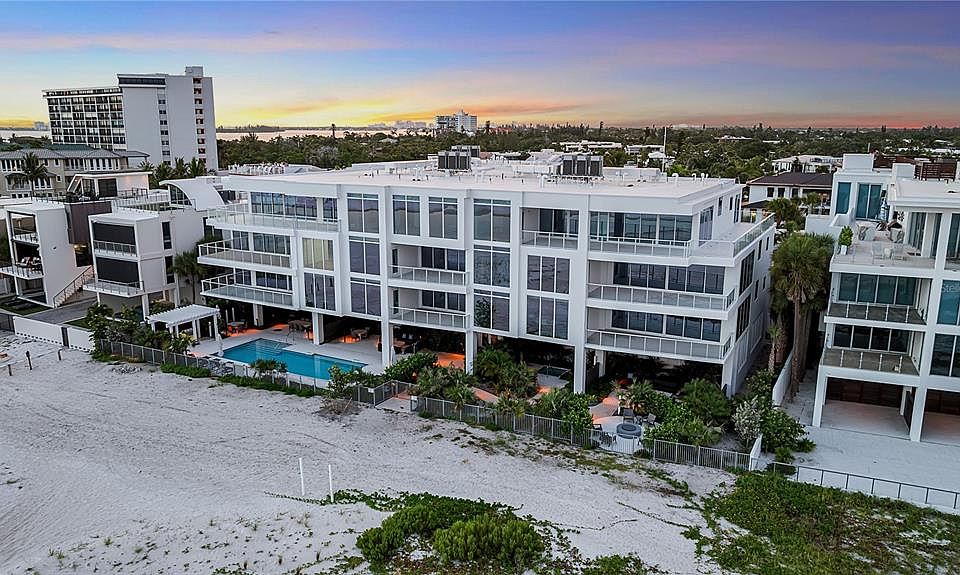 1st image of 70 AVENIDA VENECCIA #304